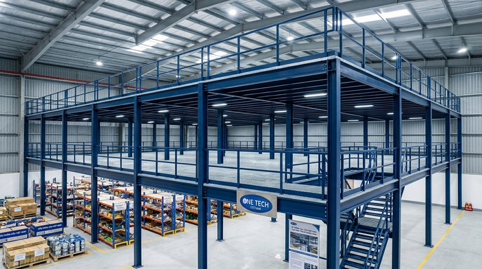 Hệ thống kệ sàn mezzanine tầng lửng kho công nghiệp Hệ thống kệ sàn mezzanine tạo tầng lửng trong kho công nghiệp