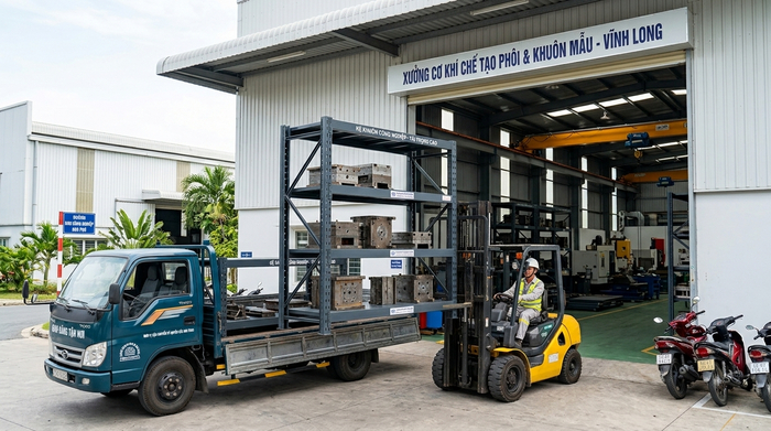 Vận chuyển kệ khuôn tại Vĩnh Long Vận chuyển Kệ Khuôn Vĩnh Long bằng xe chuyên dụng đến nhà xưởng